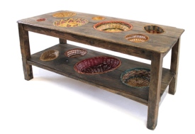 Basket Table: стол для полезных мелочей