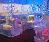 Мебель изо льда – в дубайском кафе