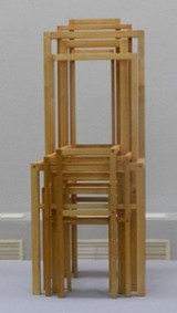 Рязанский художник устроил выставку стульев
