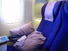 Как улучшить качество сна в самолётном кресле?