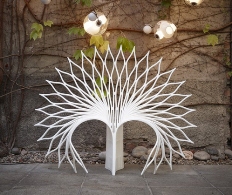 Обесцвеченный павлин – стул Peacock Chair