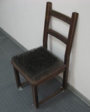 В подмосковном музее можно посидеть на стуле с гвоздями