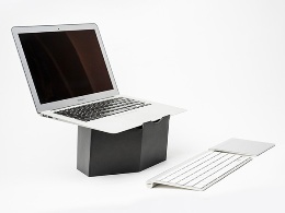 Столик для ноутбука поможет держать спину ровно