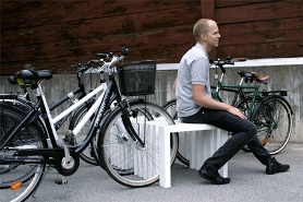 В Архангельске установят скамейки с велопарковками