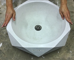 Ванную украсит раковина-«бриллиант»