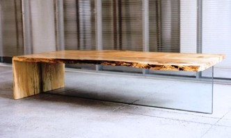 Модный стол из немодных материалов
