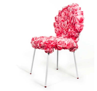 Lolilla  - стул из 120 роз