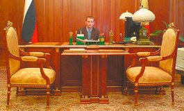 Фото в президентском кресле: фейк или реальность?