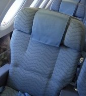 Авиакомпания Samoa Air установила кресла для тучных